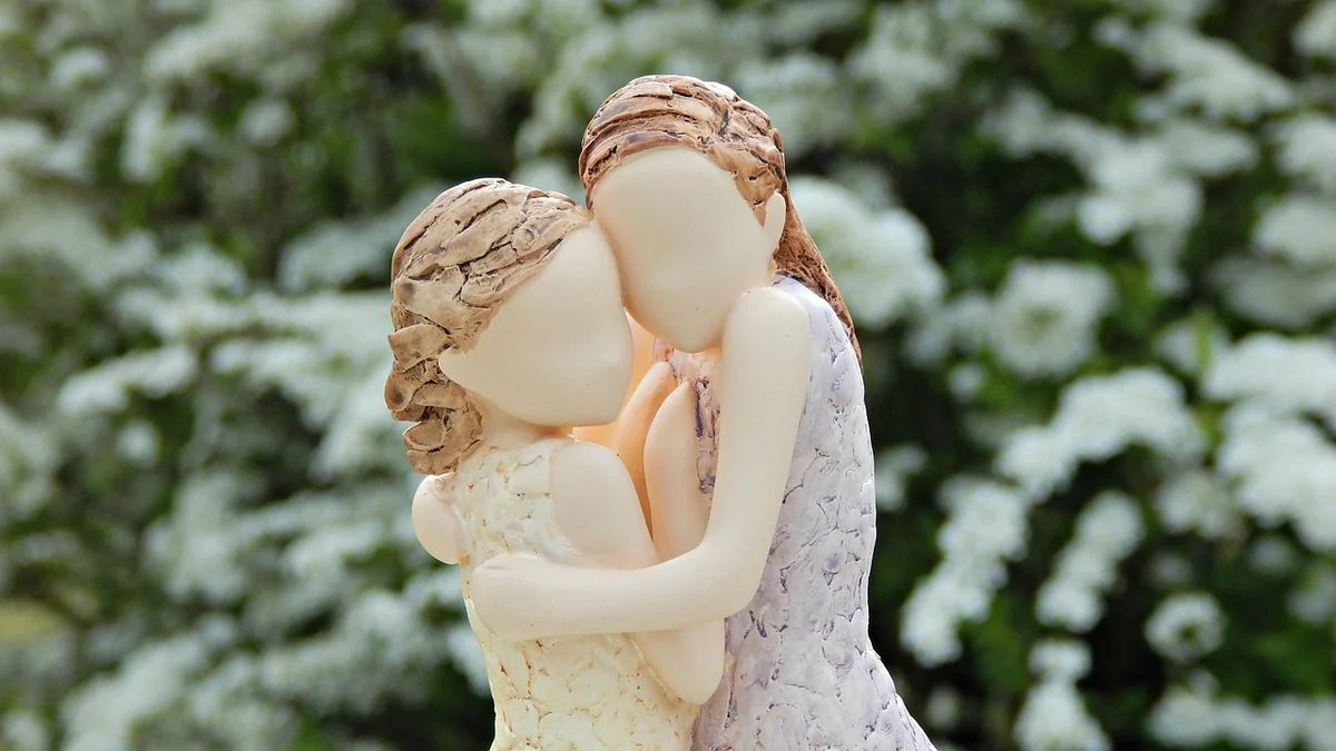 arora, figurine, statuette, woman, hugs, without a face, love, sisters, figurine, figurine, figurine, statuette, hugs, hugs, hugs, hugs, hugs, sisters, sisters - how to increase horsepower without a turbo